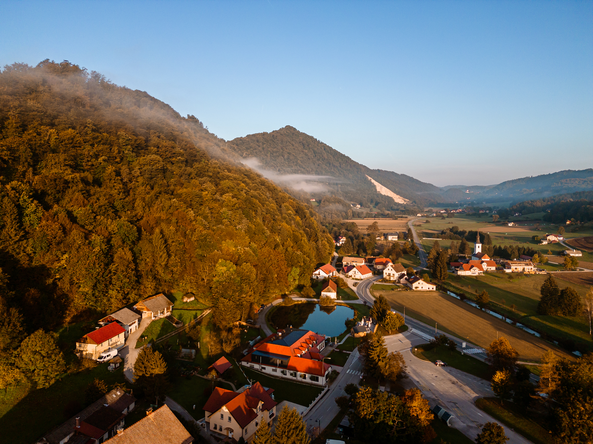 Kozjanski dvor u jesenskim bojama